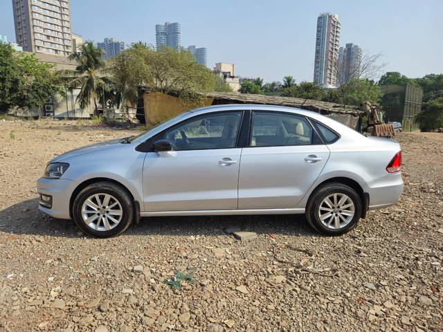 https://images10.gaadi.com/usedcar_image/4523086/original/2ffb39e922c65b92284650cbe6f3755c.jpg?imwidth=6402