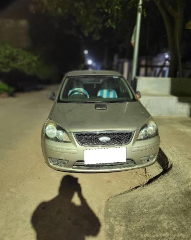https://images10.gaadi.com/usedcar_image/4523090/original/processed_777c0520-468d-4af9-bfa8-c69a8dcad37b.jpg?imwidth=6400