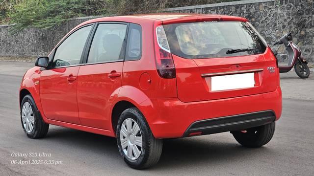 https://images10.gaadi.com/usedcar_image/4523094/original/processed_b5aeaa0a2ca12a053c8251d61cff1247.jpg?imwidth=6402