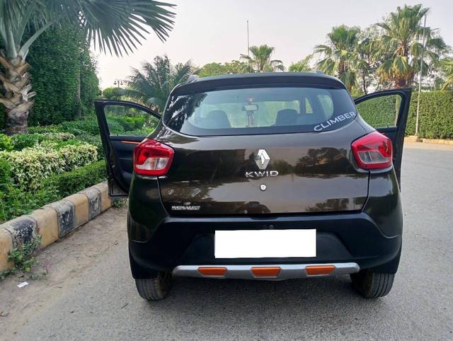 https://images10.gaadi.com/usedcar_image/4523109/original/processed_dbe37809bc95fcf3d2cb6b8708f6d346.jpg?imwidth=6401