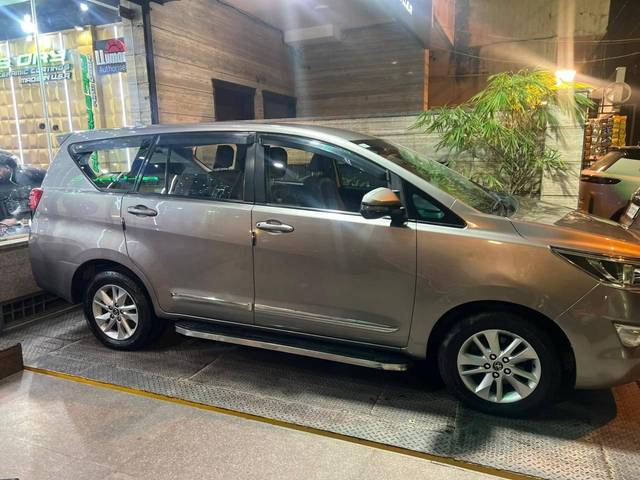 https://images10.gaadi.com/usedcar_image/4523113/original/processed_09a00c9c1384c2903606080519bba8c1.jpg?imwidth=6401