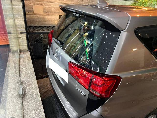 https://images10.gaadi.com/usedcar_image/4523113/original/processed_f8c1c41c7fbc7600a971469f00f94e00.jpg?imwidth=6402