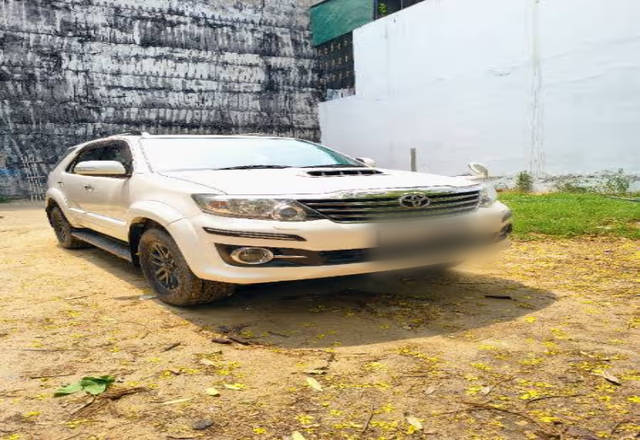 https://images10.gaadi.com/usedcar_image/4523118/original/78cf71fd-1272-4db4-9a82-6f1d020d29ca.?imwidth=6400