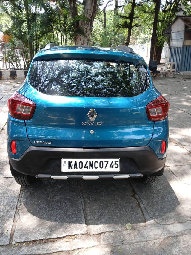 https://images10.gaadi.com/usedcar_image/4523122/original/processed_4bc12166-3933-4242-aa9a-68c8fbdd90db.jpg?imwidth=6401
