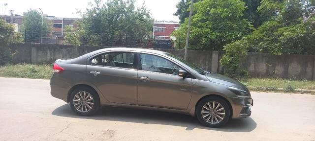 https://images10.gaadi.com/usedcar_image/4523124/original/fe30c2d7d4f1142b5c98037c78503661.jpg?imwidth=6401