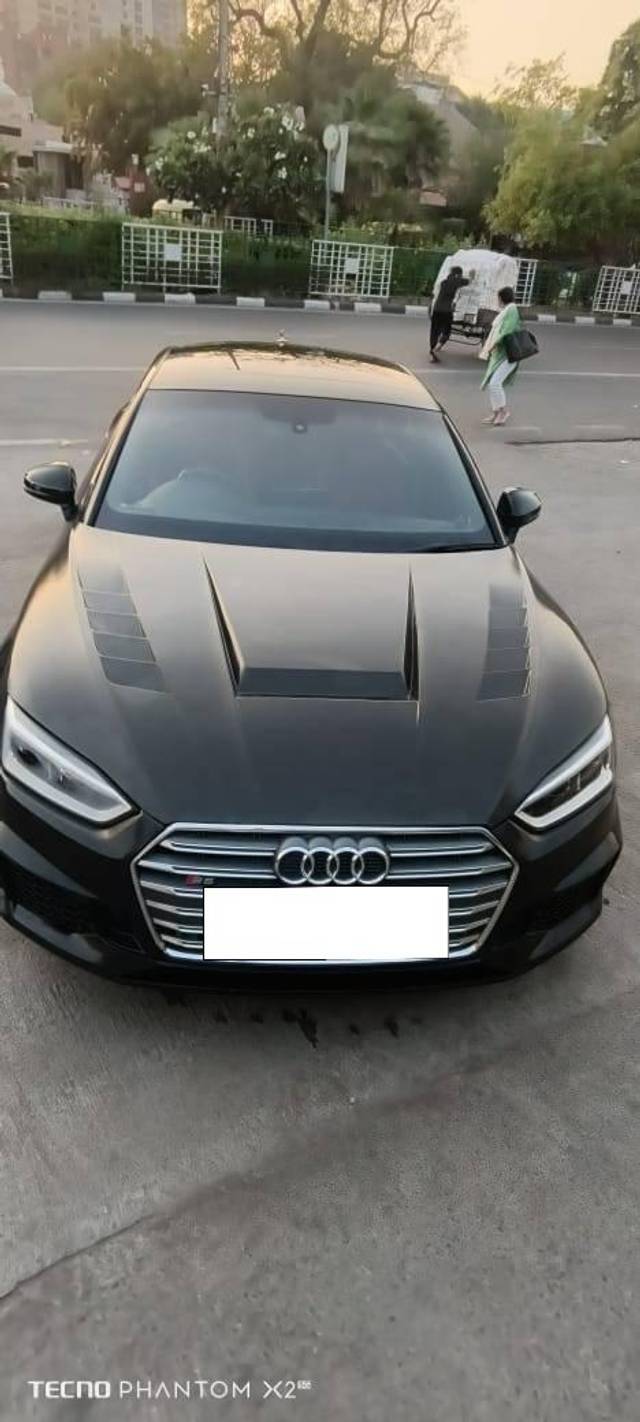 https://images10.gaadi.com/usedcar_image/4523144/original/processed_a6c992e0cb9d243a1ee66ac519b104e1.jpg?imwidth=6402