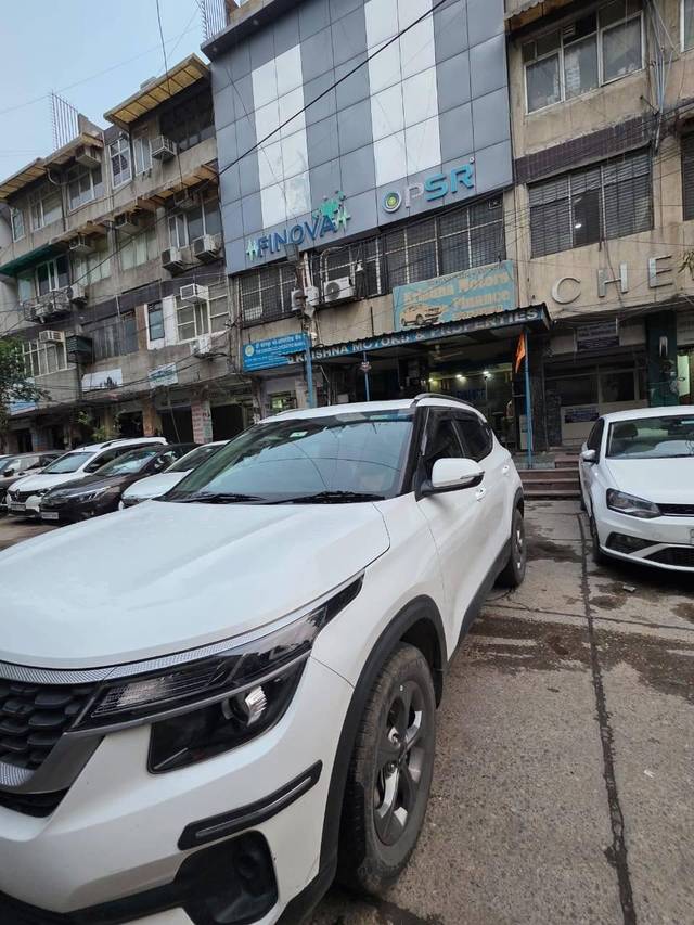 https://images10.gaadi.com/usedcar_image/4523200/original/processed_0e8dc40dd10919d8434d1c15eeae88e7.jpg?imwidth=6400