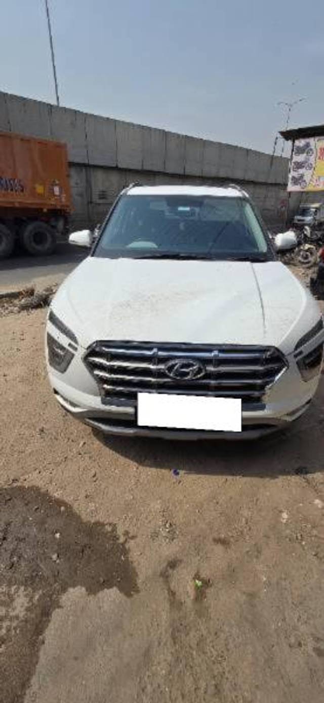 https://images10.gaadi.com/usedcar_image/4523215/original/processed_b90a7676-8941-4abc-8db0-29d494c6b1b6.jpg?imwidth=6402