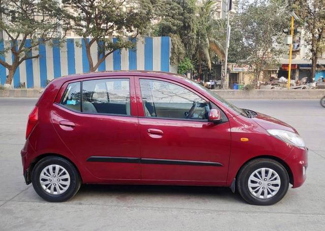 https://images10.gaadi.com/usedcar_image/4523218/original/processed_0ab9eb88f994ecd1e43c9011cb188fca.jpg?imwidth=6401