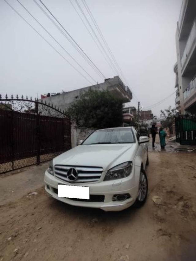 https://images10.gaadi.com/usedcar_image/4523222/original/processed_cb34cc58-d003-487f-8cfa-a0b38a35ed05.jpg?imwidth=6402