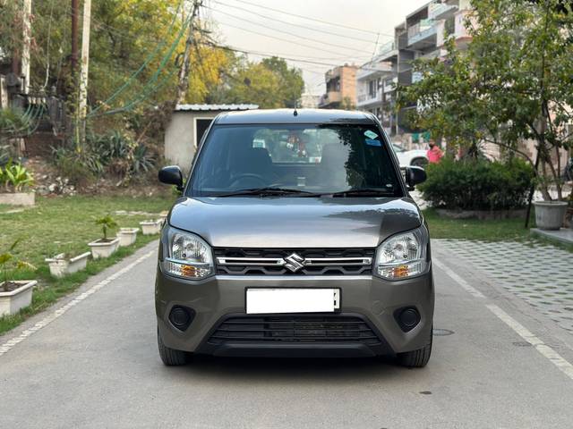 https://images10.gaadi.com/usedcar_image/4523228/original/processed_bc50f7ec1573d47dc7355cc2fc6f60fe.jpg?imwidth=6402