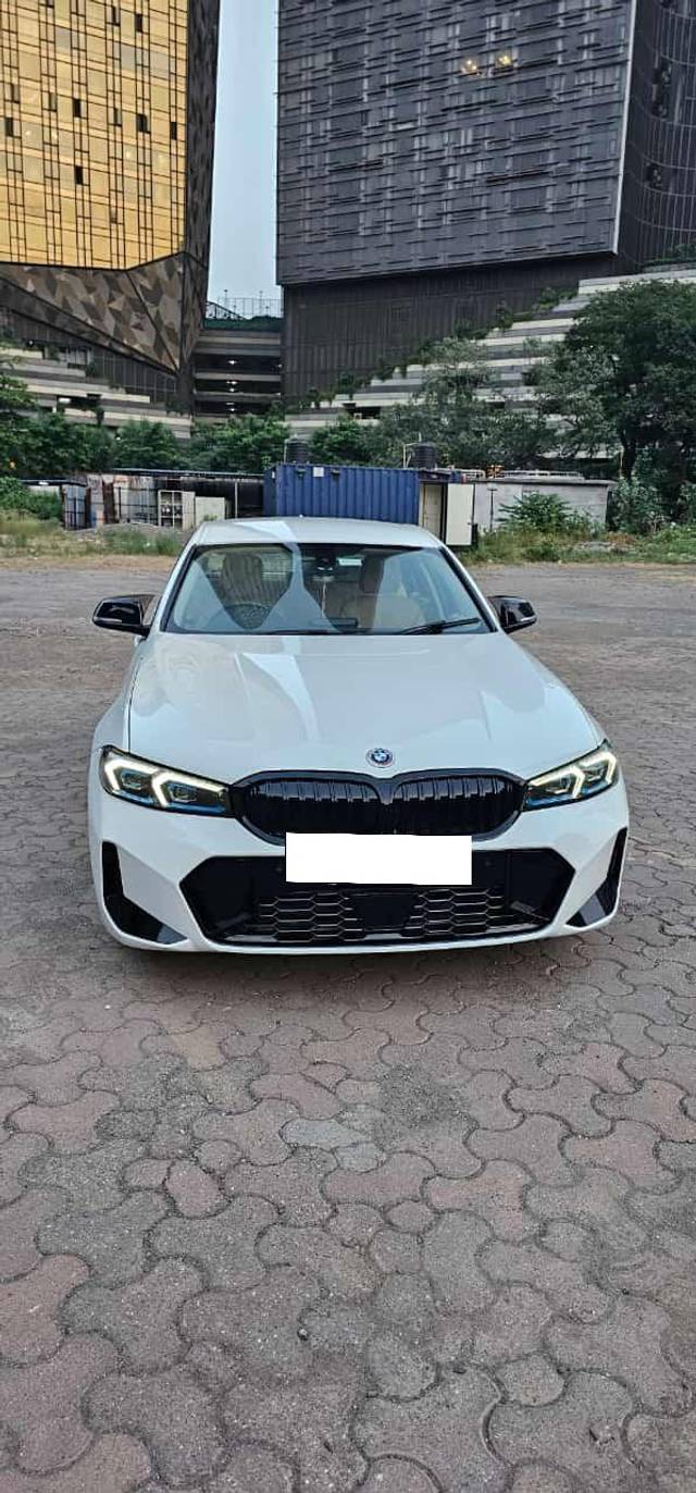 https://images10.gaadi.com/usedcar_image/4523230/original/processed_ceb9547e7ab838d89eae9b558b341661.jpg?imwidth=6402