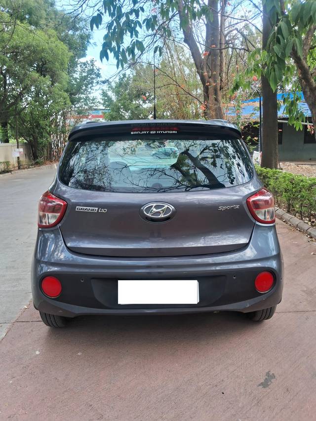 https://images10.gaadi.com/usedcar_image/4523235/original/processed_b7b5ad9ad45b2e1bda0953b4820d9557.jpg?imwidth=6402