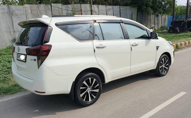 https://images10.gaadi.com/usedcar_image/4523238/original/processed_00330ca826d483cb54559ec6a5965972.jpg?imwidth=6401