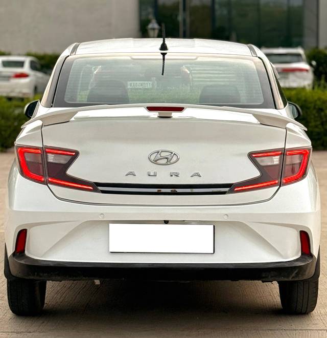 https://images10.gaadi.com/usedcar_image/4523241/original/processed_3f94feca5637c6bdde288da98d9da168.jpg?imwidth=6401