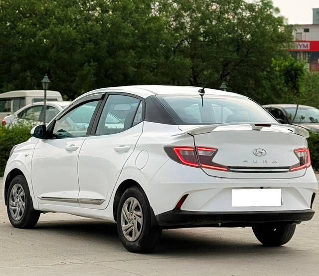 https://images10.gaadi.com/usedcar_image/4523241/original/processed_dadc2ac4d07e32adaee691145e18d910.jpg?imwidth=6402