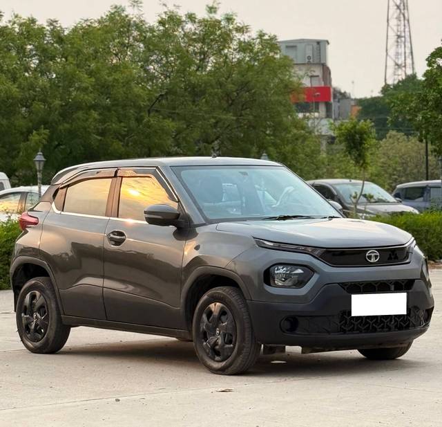 https://images10.gaadi.com/usedcar_image/4523246/original/processed_4cedf579daa7c8a3e77861ea213859a1.jpg?imwidth=6400