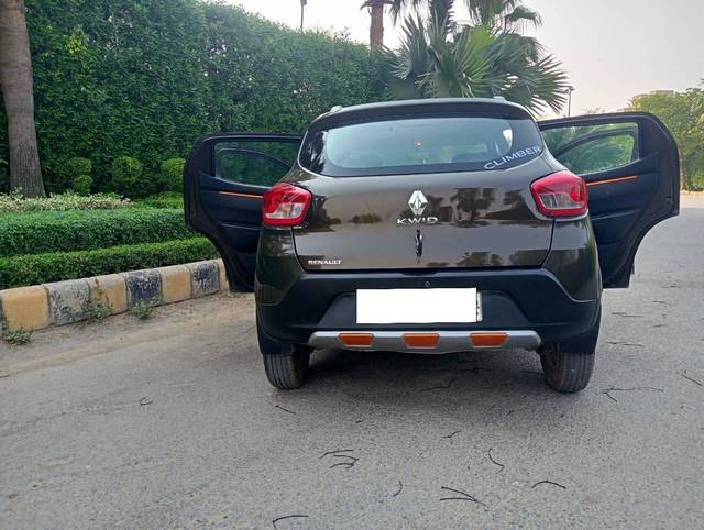 https://images10.gaadi.com/usedcar_image/4523249/original/processed_8e2bf1de22d1ff0e08bd1e47c311bf3a.jpg?imwidth=6401