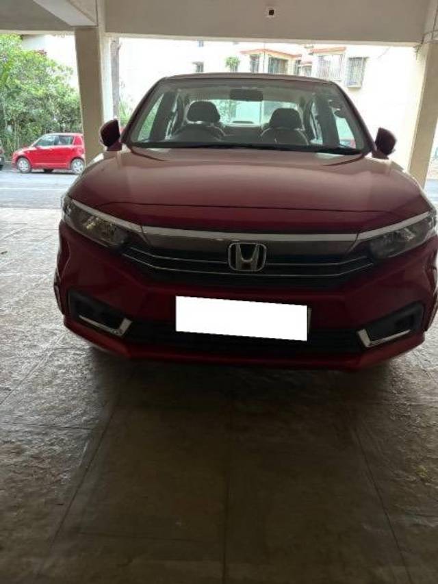 https://images10.gaadi.com/usedcar_image/4523252/original/processed_31f8bb27-5898-4f30-b26d-90961cffd450.jpeg?imwidth=6400