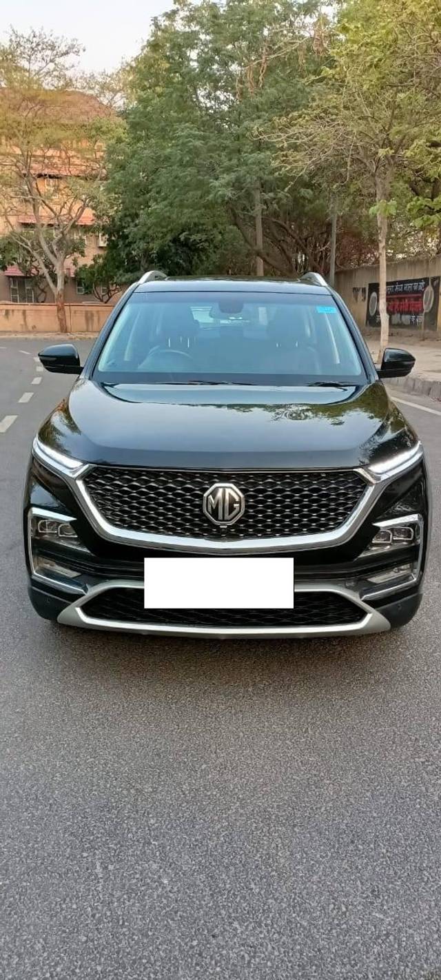 https://images10.gaadi.com/usedcar_image/4523253/original/processed_088972b524581edda4fec224e29ce500.jpg?imwidth=6402