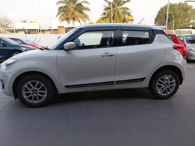 https://images10.gaadi.com/usedcar_image/4523255/original/processed_8c2da2a44acc7fbb6f8079b30b570bd9.jpg?imwidth=6402