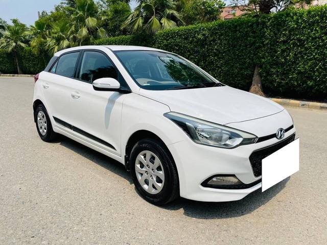 https://images10.gaadi.com/usedcar_image/4523259/original/processed_5d4df76c6964dbe50f6a3e921aeb3174.jpg?imwidth=6400