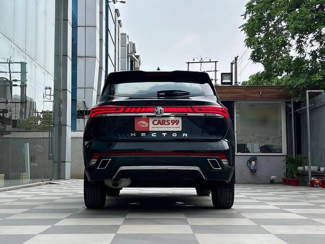 https://images10.gaadi.com/usedcar_image/4523264/original/processed_b7f2ff62b20a877a396e7df9be22738d.jpg?imwidth=6402