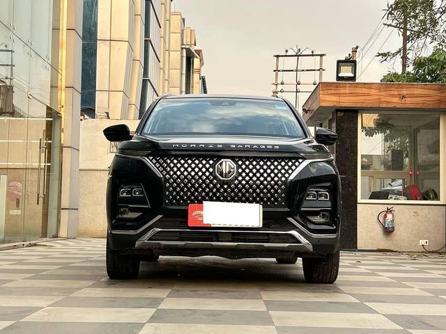https://images10.gaadi.com/usedcar_image/4523264/original/processed_eadcba28ad60f6abd8db163cd8f73b5d.jpg?imwidth=6402