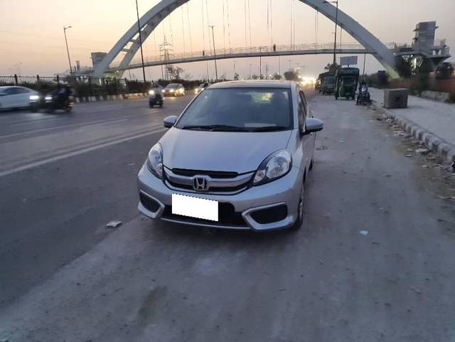 https://images10.gaadi.com/usedcar_image/4523277/original/processed_676aa090-6f7d-4d76-8ed7-e341880311c9.jpg?imwidth=6400