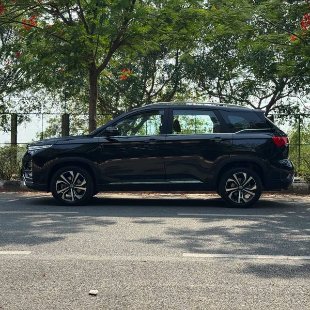 https://images10.gaadi.com/usedcar_image/4523313/original/51df6e67a0ce38811e7a6539adb8dea1.jpg?imwidth=6402