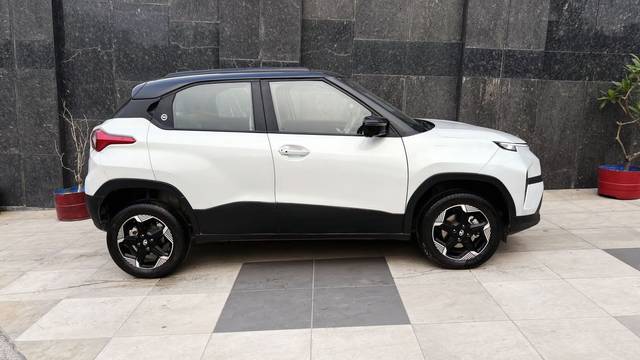https://images10.gaadi.com/usedcar_image/4523327/original/e83bdf9301bfb468a1d7b9051f8ed08d.jpg?imwidth=6401