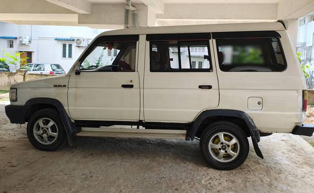 https://images10.gaadi.com/usedcar_image/4523340/original/processed_39ab60260841d04effe92bb6f8174d8c.jpg?imwidth=6402