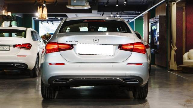 https://images10.gaadi.com/usedcar_image/4523345/original/processed_44d12ed0cfafb3b0be7b3d71fa1c04d6.jpg?imwidth=6402
