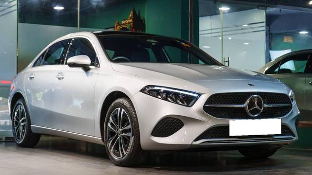 https://images10.gaadi.com/usedcar_image/4523345/original/processed_af9619e2d43d04d7b7871d10de656439.jpg?imwidth=6400