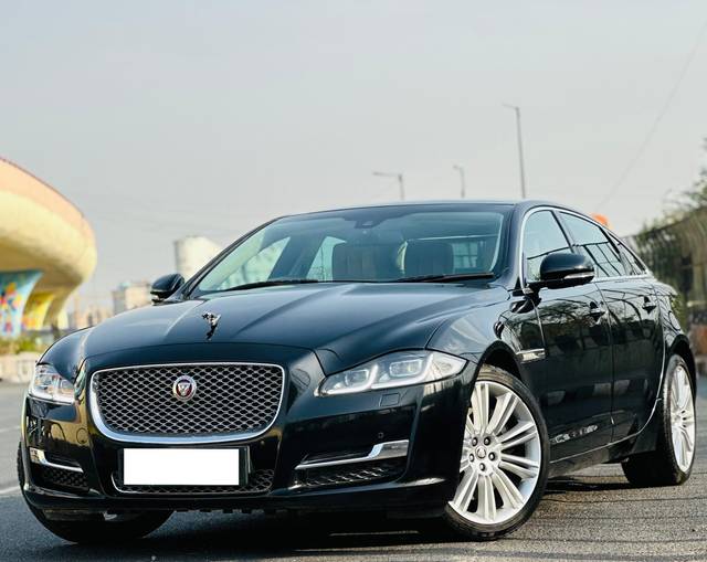 https://images10.gaadi.com/usedcar_image/4523352/original/processed_ca62e046947f524a0375260f37ccea8f.jpg?imwidth=6402