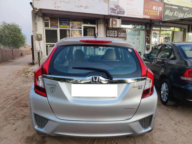 https://images10.gaadi.com/usedcar_image/4523370/original/processed_b9c3af05f8f01c18419c26a00e15ab3d.jpg?imwidth=6402