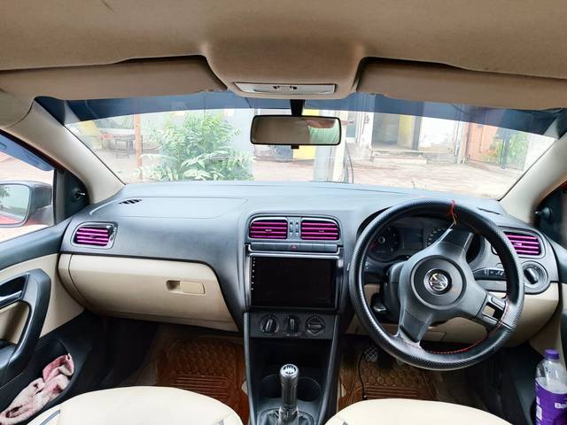 https://images10.gaadi.com/usedcar_image/4523377/original/f1da4c1b785bda47c8164eaa9f0b634c.jpg?imwidth=6402