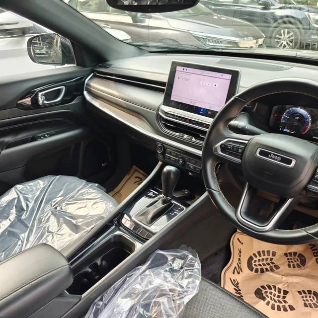 https://images10.gaadi.com/usedcar_image/4523382/original/7cea4e56f83c0a9b16f489e1c67fac3c.jpg?imwidth=6402