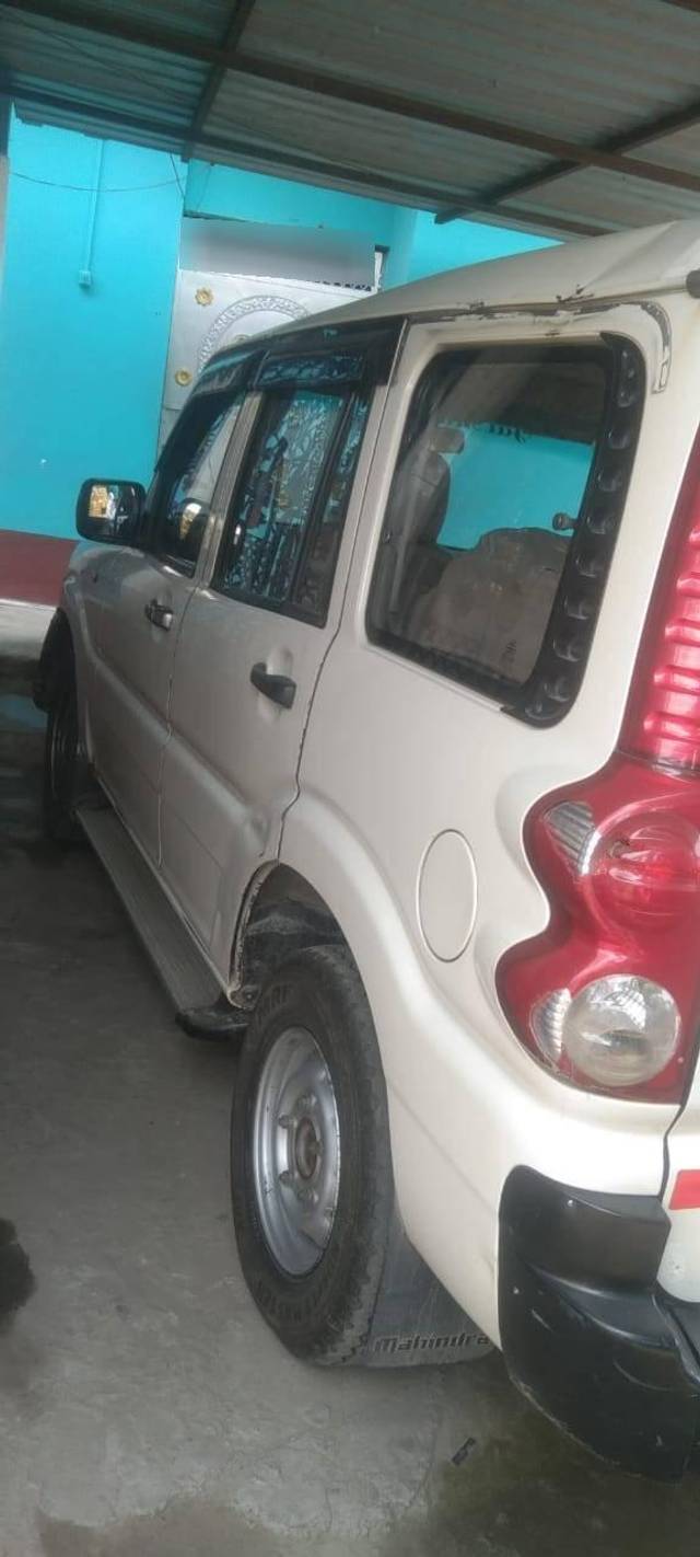 https://images10.gaadi.com/usedcar_image/4523383/original/processed_a6ffc9065d66a5593846e7a6553b6d96.jpg?imwidth=6402