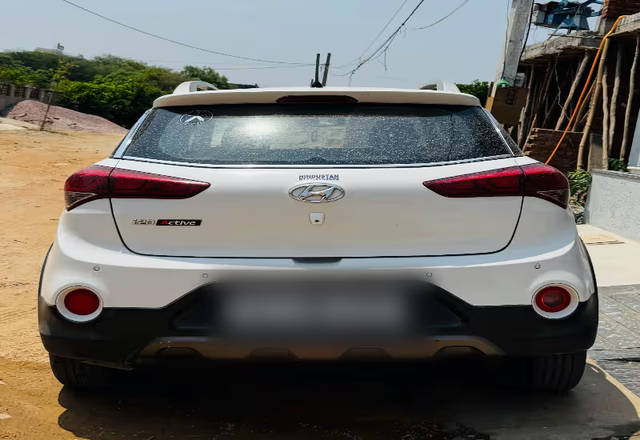 https://images10.gaadi.com/usedcar_image/4523405/original/fa5527ad-0be2-48c8-9764-483e1848ac5d.?imwidth=6401