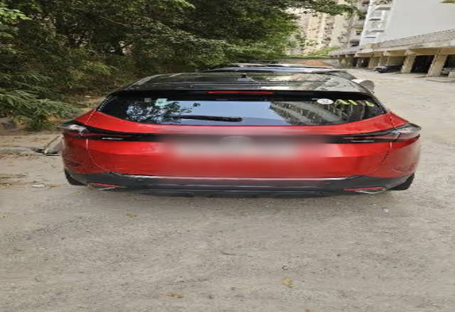 https://images10.gaadi.com/usedcar_image/4523437/original/41167940-c5f8-4a56-b5ea-fb2f0c7331c5.?imwidth=6401