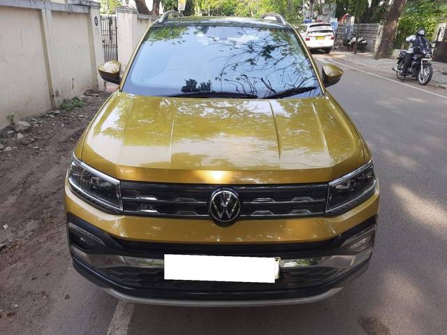 https://images10.gaadi.com/usedcar_image/4523445/original/processed_52f49bd395f29ca01cb8669d90d7f5a7.jpg?imwidth=6402