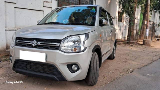 https://images10.gaadi.com/usedcar_image/4523447/original/processed_f09fe0ba05447c4c0c20528e7eb58928.jpg?imwidth=6402
