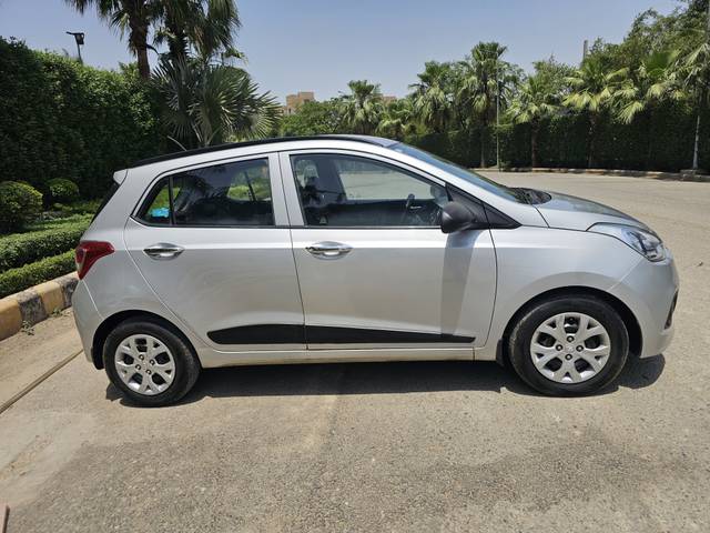https://images10.gaadi.com/usedcar_image/4523464/original/6df1f4a790eaa7da5df92fc4f3a0a78a.jpg?imwidth=6402