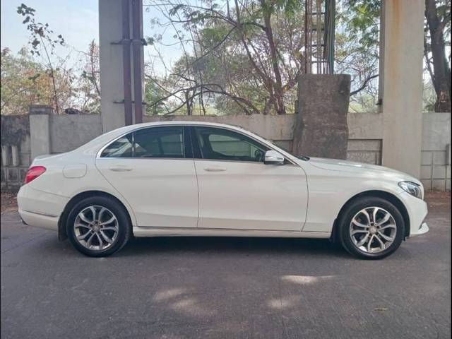 https://images10.gaadi.com/usedcar_image/4523474/original/e373d4f234ec0454b566bc556fb9ae49.jpeg?imwidth=6401