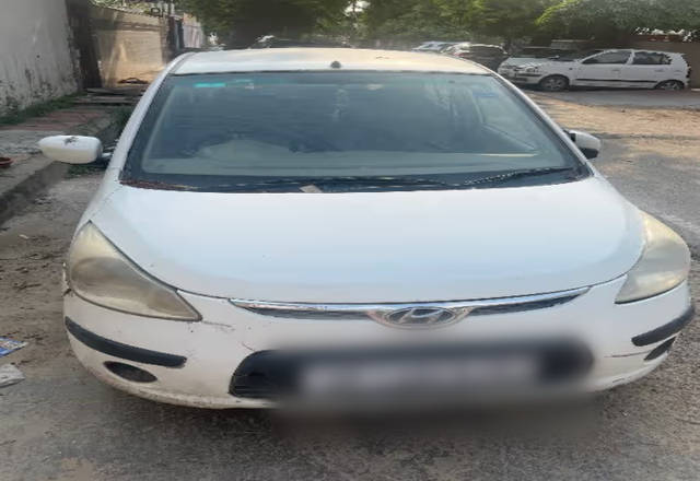 https://images10.gaadi.com/usedcar_image/4523480/original/50f5067c-702c-4e1c-9a53-ba0d9a370f1d.?imwidth=6400