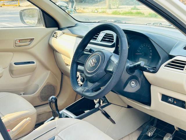 https://images10.gaadi.com/usedcar_image/4523484/original/3f3a096655b3c1f7526f09d7a970171c.jpg?imwidth=6402