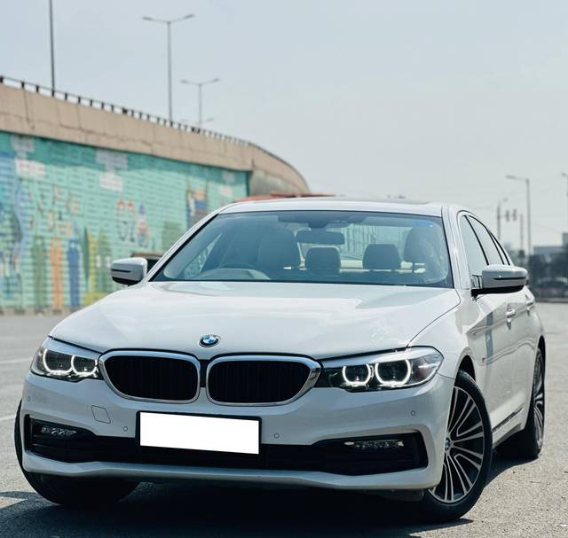 https://images10.gaadi.com/usedcar_image/4523489/original/processed_42115243521d7109a1a3e4b686b1013a.jpg?imwidth=6402