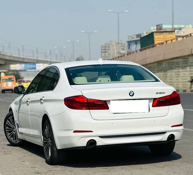https://images10.gaadi.com/usedcar_image/4523489/original/processed_628e426879d2245cf6be9f0cfacf170e.jpg?imwidth=6401