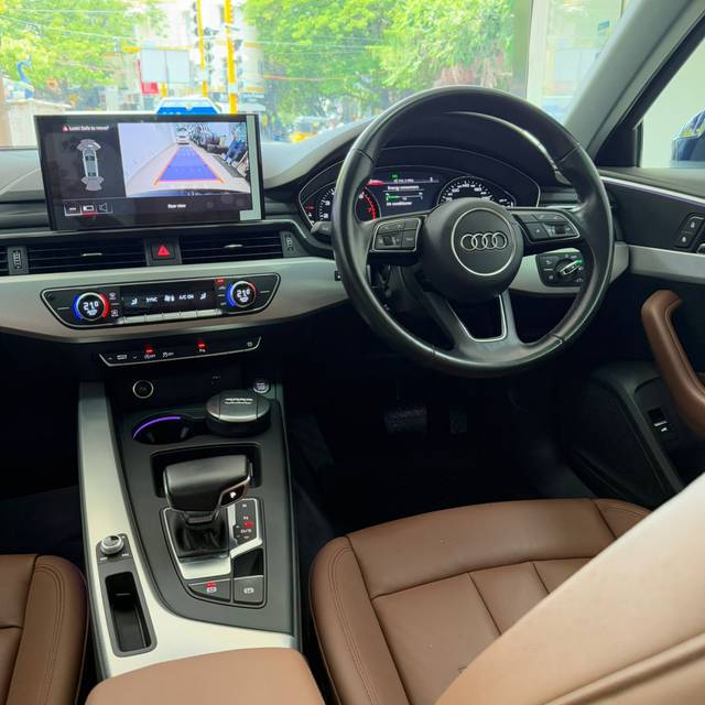 https://images10.gaadi.com/usedcar_image/4523495/original/ef56bfe1aa01b74507a43ed28113fde6.jpg?imwidth=6401